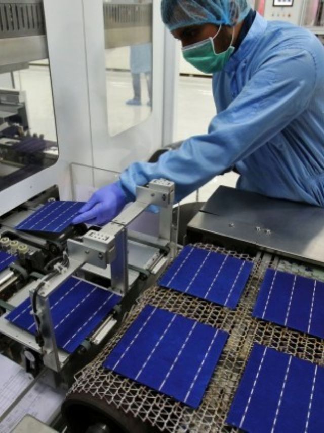 bina dhup me kam karne wala solar panel